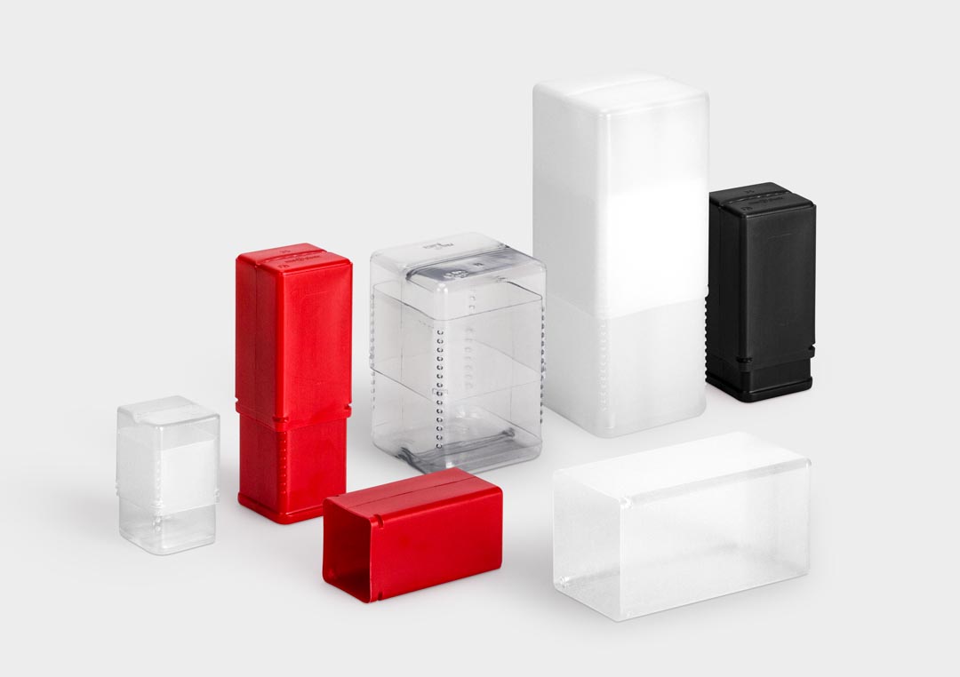 Packaging tube QuadroPack QuadroPack: a square telescopic protective packaging tube with ratchet length adjustment.